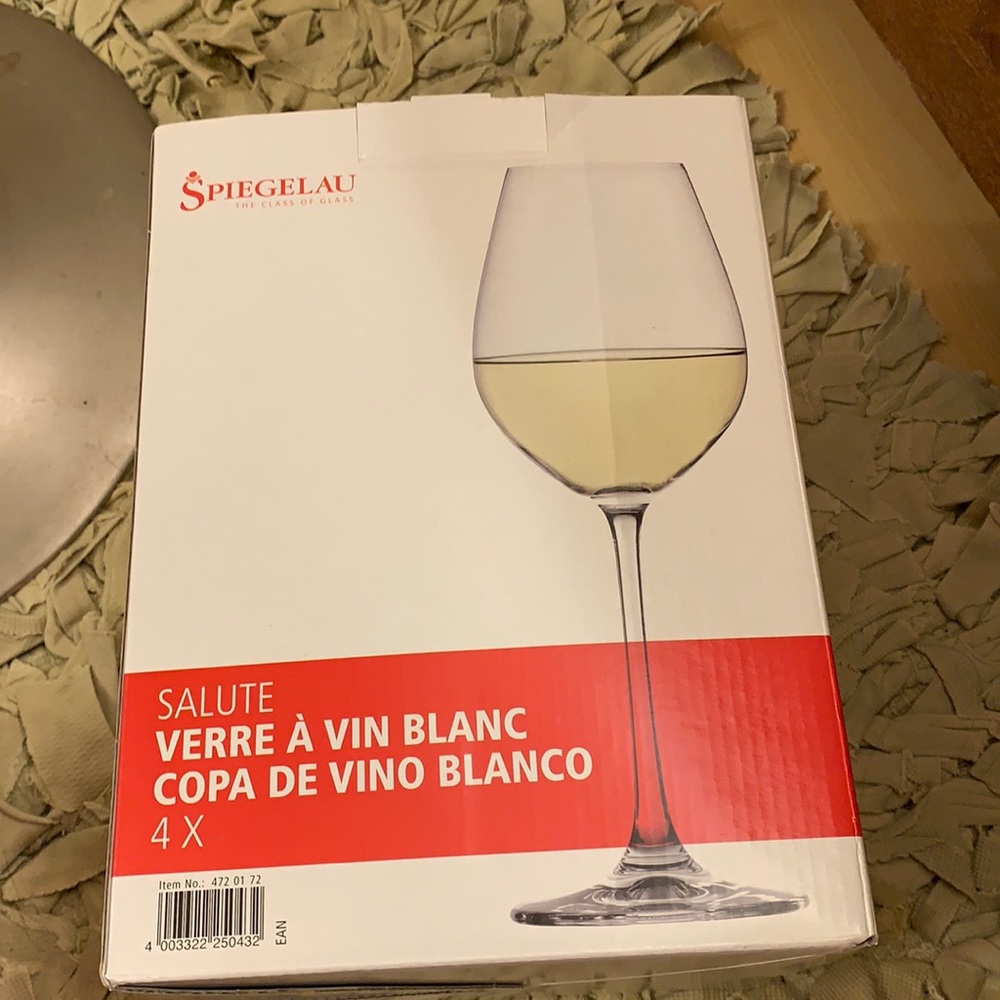 🍷Spiegelau Wine 🍷 glasses set of 4 Nearly NIB